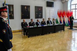 Igazgató beiktatási ünnepség csoport kép