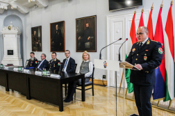 Igazgató beiktatási ünnepség csoport kép