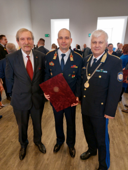 A fotón Janza Frigyes, Jackovics Péter és Kovács Gábor