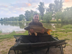 A halakat minél hamarabb le kellett mérni és visszaengedni a vízbe.
