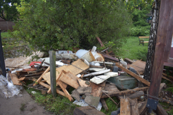 Törmelékek a megáradt patak útján