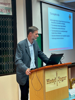 Tűzvédelmi szakértői továbbképzést tartottak a balatonföldvári Hotel Jogarban.   