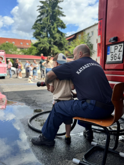 Szélesre tárultak a tűzoltólaktanyák kapui