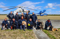 Helikopteres gyakorlaton a Hunor keresőkutyás egysége