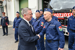 Ünnepség a 135 éves budavári tűzoltó laktanyában