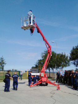 Önjáró emelőgép magasban