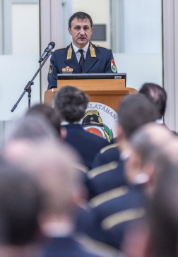 A pulpituson dr. Góra Zoltán tűzoltó vezérőrnagy, a BM Országos Katasztrófavédelmi Főigazgatóság főigazgatója