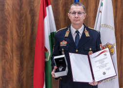 Az Év Tisztje polgári védelmi kategóriában Tóth József tűzoltó ezredes, a Fővárosi Katasztrófavédelmi Igazgatóság polgári védelmi felügyelője