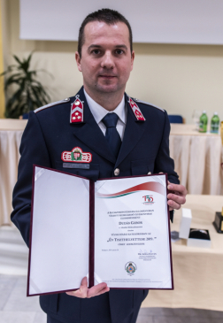 Az év tiszthelyettese tűzoltósági kategóriában - Dudás Gábor tűzoltó főtörzsőrmester, a Szigetvári Hivatásos Tűzoltó-parancsnokság szerparancsnoka