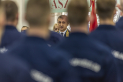 Dr. Góra Zoltán tűzoltó vezérőrnagy, országos katasztrófavédelmi főigazgató köszöntőt mond