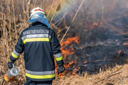 Tűz, nádastűz, ellentűz – a szabadtéri tüzek oltását gyakorolták Mórahalomnál