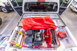 Korszerű erdőtűzoltó járműveket és szakfelszereléseket kapnak az önkéntes szervezetek