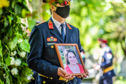 Közelkép a menetről.