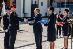 A jelképes díszkulcsok átadása.