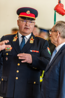 A belügyminiszter megtekinti az épületegyüttest